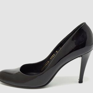 Gorgeous Salvatore Ferragamo Black patent leather heels; classic!!
